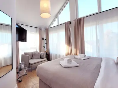 Ansicht Schlafzimmer mit Doppelbett