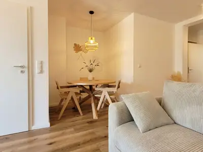 Gemütlicher Essplatz zwischen Wohnzimmer und Küche