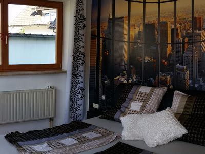 Schlafzimmer - Fenster mit Fliegengitter