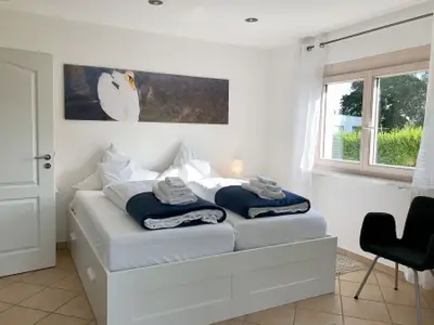 Schlafzimmer 1
