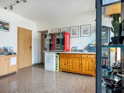 KITCHEN, INSIDE