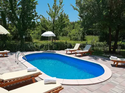 PoolOfHouse