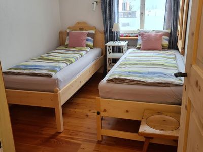 Kinderzimmer mit 2 Betten