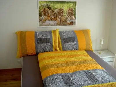 Zimmer 2, Doppelbett