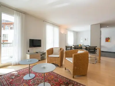 Blick durch den Wohnraum