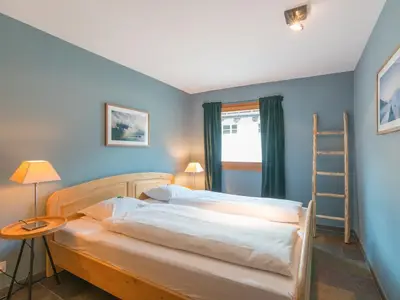 Schlafzimmer 1 mit Doppelbett