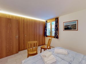 3208038-Ferienwohnung-4-Silvaplana-300x225-5