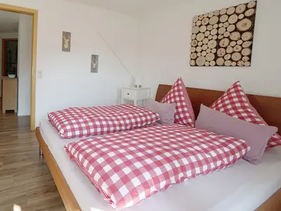 Schlafzimmer mit Doppelbett