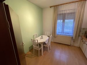 23698695-Ferienwohnung-2-Sinn-300x225-3