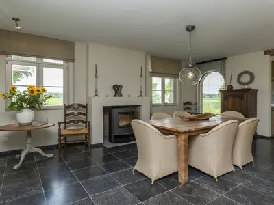 DiningRoom