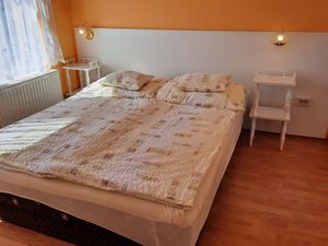 23772520-Ferienwohnung-4-Siófok-300x225-1