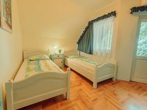 24013822-Ferienwohnung-4-Siófok-300x225-3