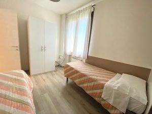 22435567-Ferienwohnung-6-Sirmione-300x225-5