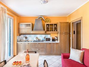 23305135-Ferienwohnung-4-Sirmione-300x225-3