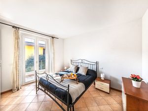 23305135-Ferienwohnung-4-Sirmione-300x225-5