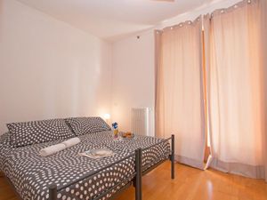 23348699-Ferienwohnung-5-Sirmione-300x225-5