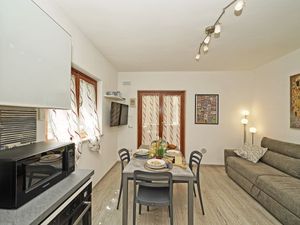 23691833-Ferienwohnung-4-Sirmione-300x225-3