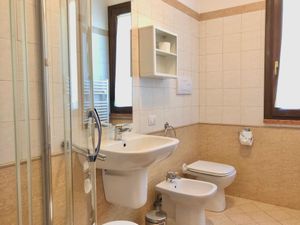 22438275-Ferienwohnung-4-Sirmione-300x225-3