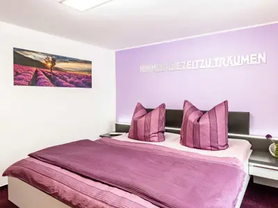 Fewo Bismarckturm - Schlafzimmer mit TV
