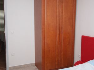 18323567-Ferienwohnung-5-Slano-300x225-5