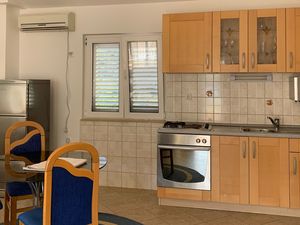 18321442-Ferienwohnung-3-Slano-300x225-5