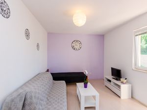 20463221-Ferienwohnung-4-Slano-300x225-2