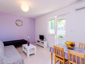 20463221-Ferienwohnung-4-Slano-300x225-4