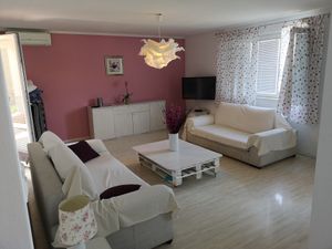 22129609-Ferienwohnung-7-Slano-300x225-1