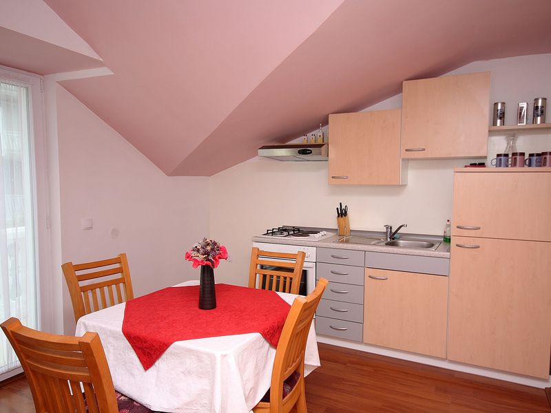 23927257-Ferienwohnung-3-Slano-800x600-2