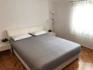 23930399-Ferienwohnung-3-Slano-300x225-4