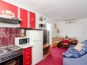 24057514-Ferienwohnung-4-Slano-300x225-3