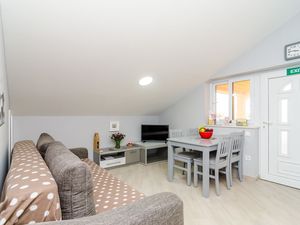 24058064-Ferienwohnung-5-Slano-300x225-1