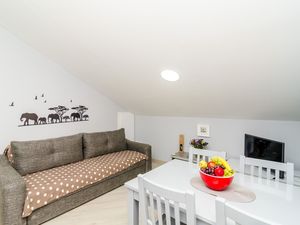 24058064-Ferienwohnung-5-Slano-300x225-2