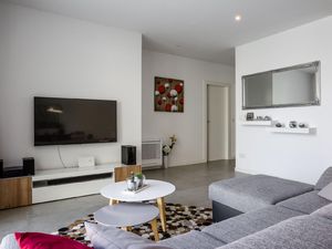 22619191-Ferienwohnung-4-Slatine-300x225-4