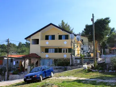 Ferienwohnung für 8 Personen in Slatine 2/10