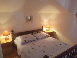 23588624-Ferienwohnung-6-Slatine-300x225-4