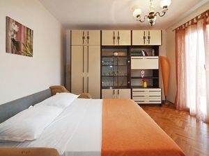 24002215-Ferienwohnung-5-Slatine-300x225-4