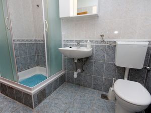 18322246-Ferienwohnung-2-Slatine-300x225-5