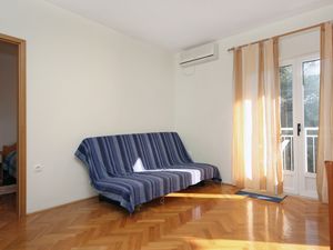 18323428-Ferienwohnung-4-Slatine-300x225-1