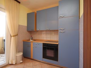 18322704-Ferienwohnung-7-Slatine-300x225-3