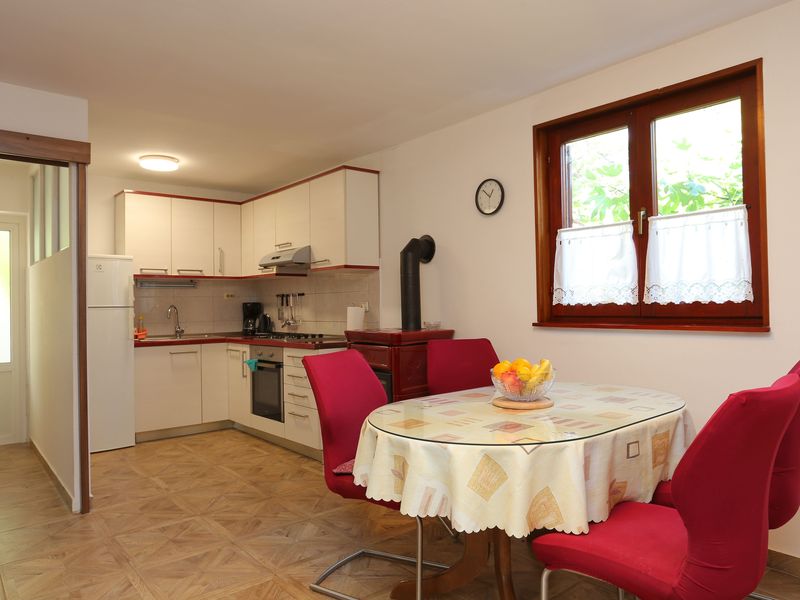 18323424-Ferienwohnung-4-Slatine-800x600-2