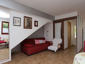 18323424-Ferienwohnung-4-Slatine-300x225-3