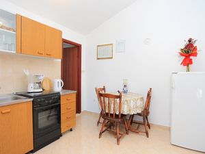 18323825-Ferienwohnung-3-Slatine-300x225-1