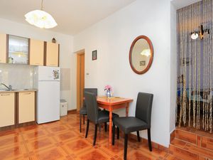 18321378-Ferienwohnung-3-Slatine-300x225-2