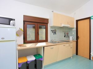 18693158-Ferienwohnung-4-Slatine-300x225-2