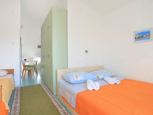 18693158-Ferienwohnung-4-Slatine-300x225-4