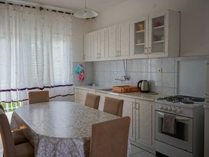 18689282-Ferienwohnung-8-Slatine-300x225-5