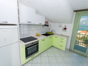 18790037-Ferienwohnung-4-Slatine-300x225-5