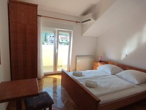 18984413-Ferienwohnung-6-Slatine-300x225-4