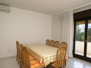 19128421-Ferienwohnung-8-Slatine-300x225-1